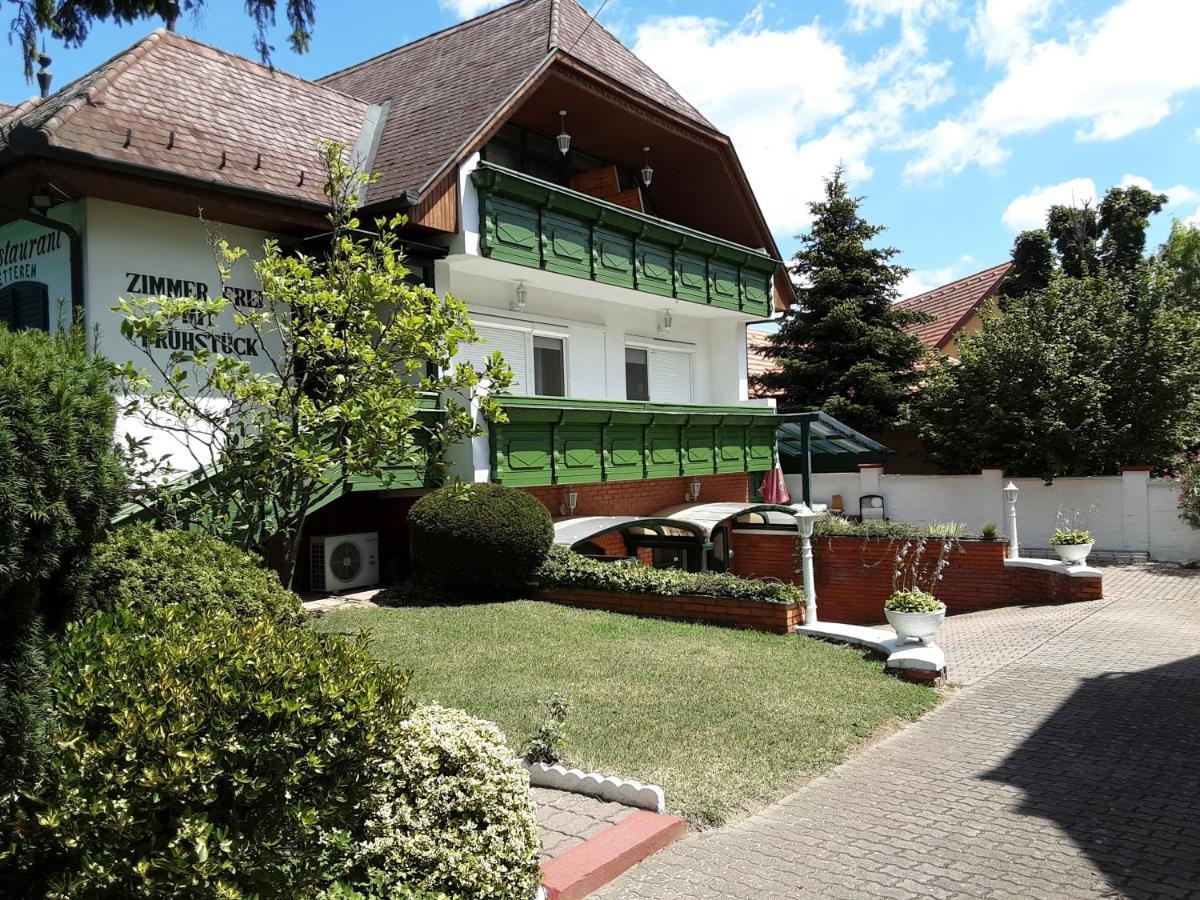 St Hubertus Panzio Bed & Breakfast Heviz Exterior photo